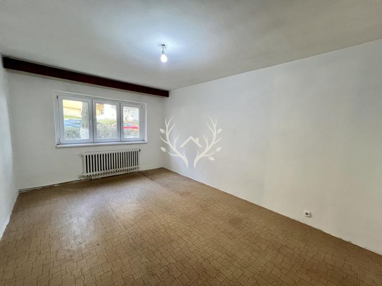 Apartament cu 3 camere, pregatit pentru renovare in Zorilor