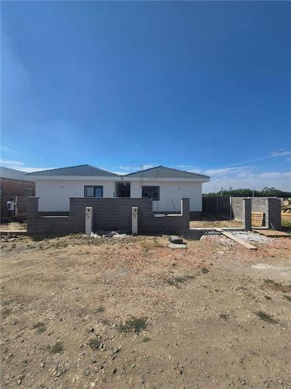 Duplex 4 camere - despartit prin CT - zona foarte buna - asfalt - posibilitate a