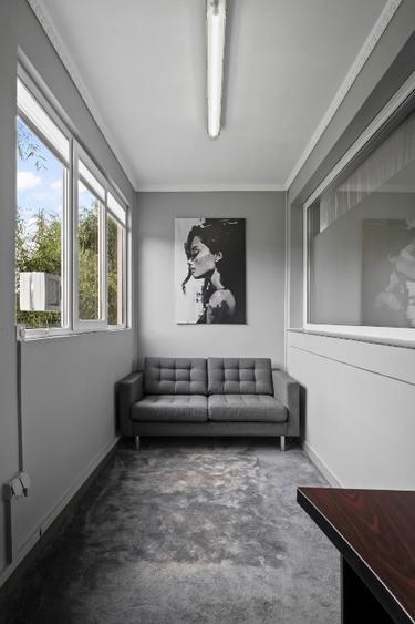 Inchiriere apartament deosebit 4 camere si curte -  mobilat si utilat
