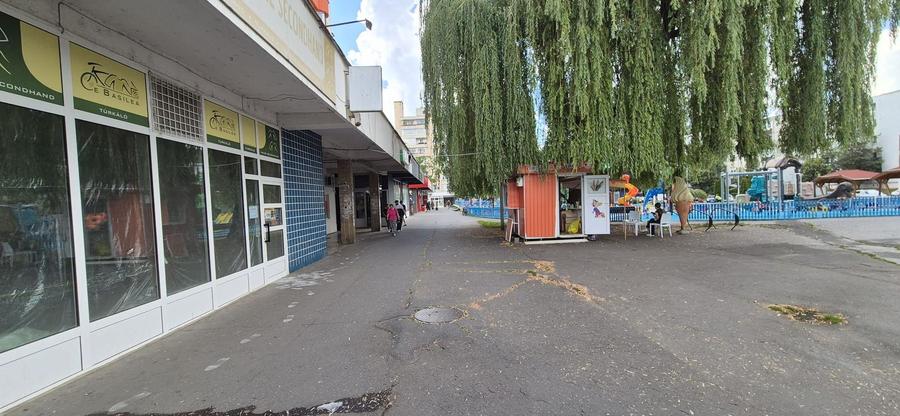 De inchiriat spatiu comercial 240mp-zona Diamant