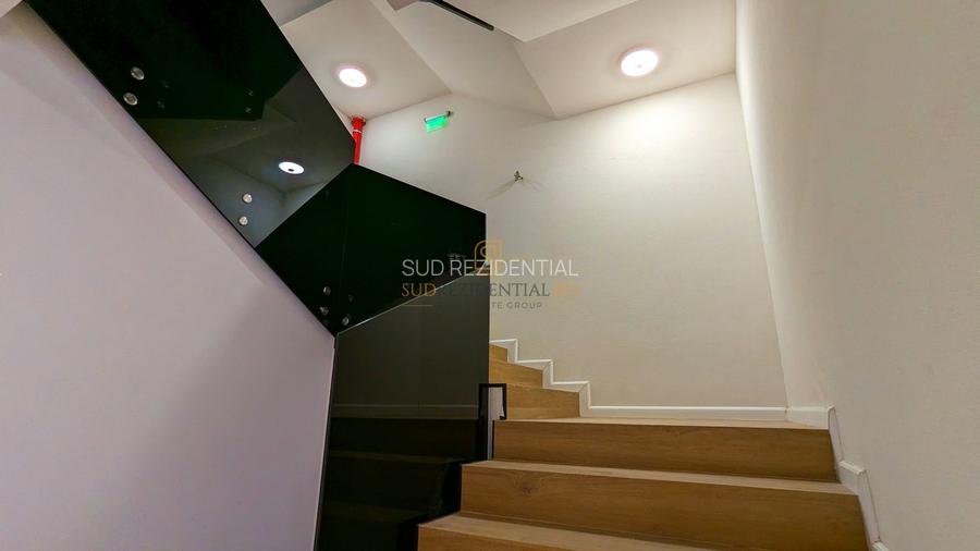 Apartament cu 3 camere, decomandat, terasa 55 mp, Metrou Berceni - 16