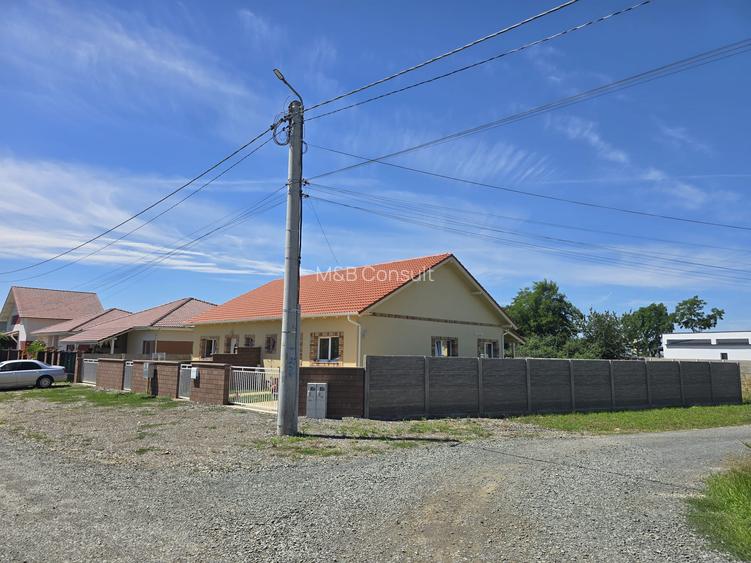 Duplex pe parter, mobilat și utilat complet, teren 300 mp – Bucovăț - 23