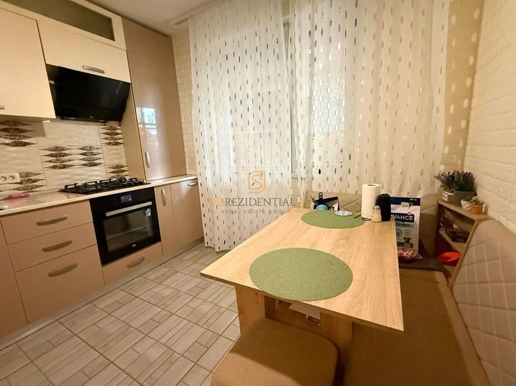 Vila insiruita mobilata si utilata / 4 camere/ 3 Bai / Curte proprie