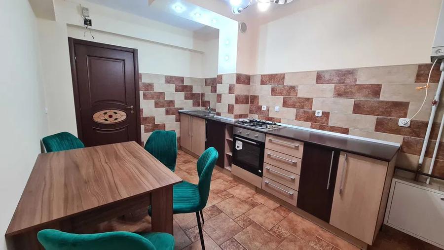 Apartament 3 camere decomandat Strand