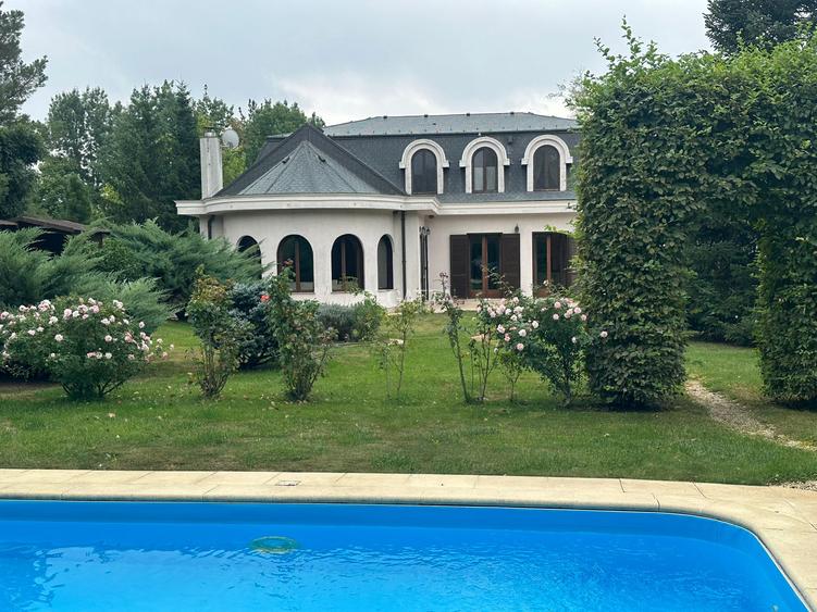 VILA CU IZ PROVENSAL  CU TEREN GENEROS SI PISCINA EXTERIOARA INCALZITA - 55
