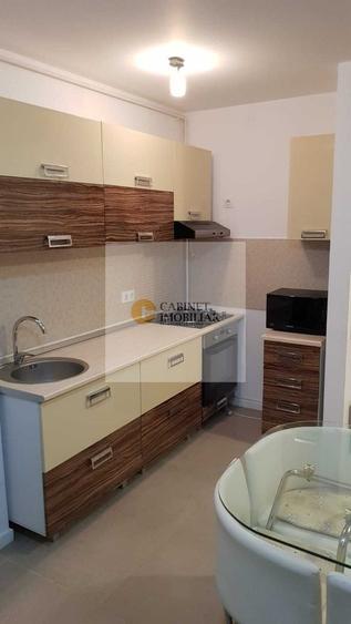 2 Camere-50MP | Decomandat | 2017 | Credit | 2/9 | M Grozavesti-5 min