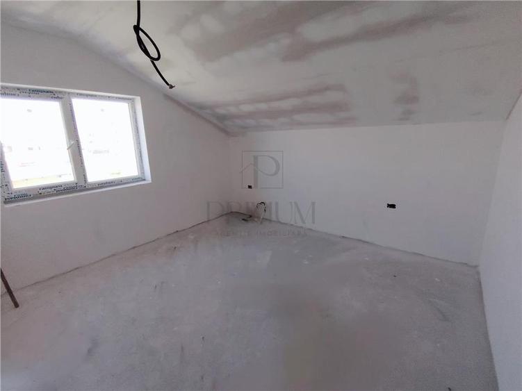 Duplex spatios - personalizare interioara - zona populata