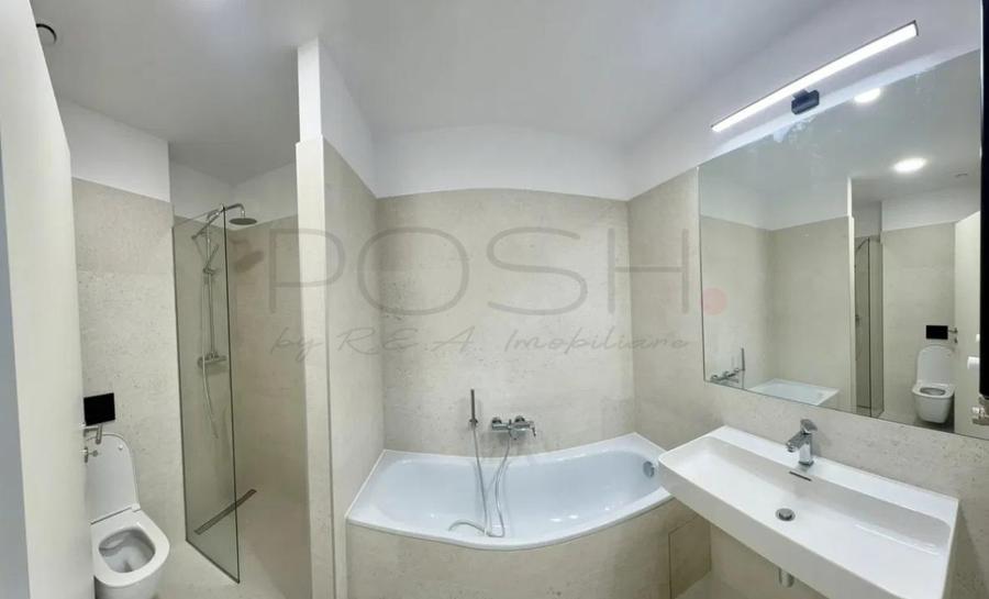 3 camere cu loc de parcare și boxă, Up Site - Floreasca