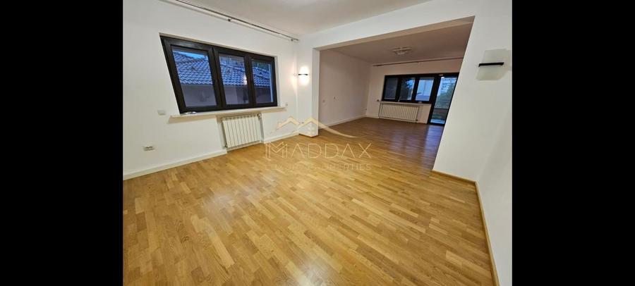Inchiriere apartament 3-4 camere/Domenii/Parcare/Curte