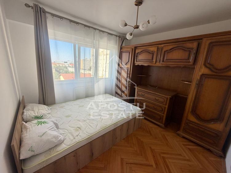 Apartament cu 3 camere de vânzare, etaj intermediar, Dacia, Timisoara