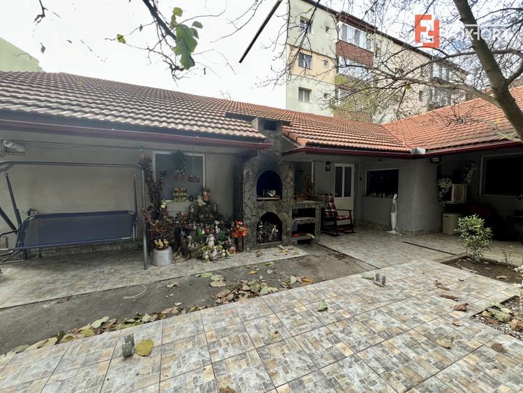 Casa individuala cu 4 camere de vanzare, zona Girocului