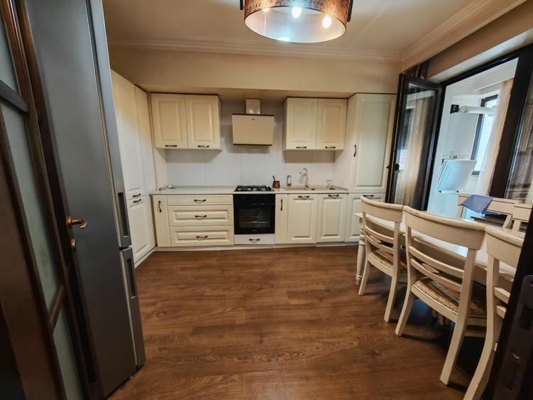 Apartament 3 camere decomandat et 1 Tomis Plus