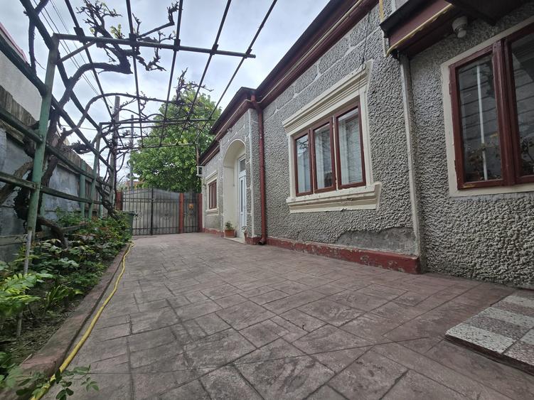 Casă zonă centrală | între Călărași și Școlilor | Teren 188 mp
