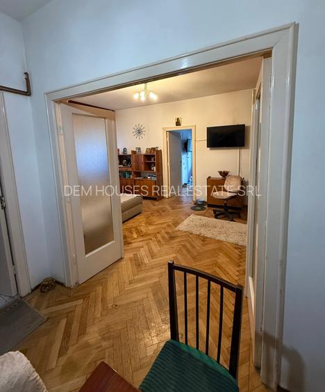Piata KOGALNICEANU,apartament cochet in imobil interbelic creditabil la CISMIGIU - 8