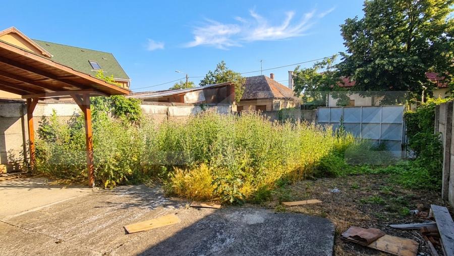 Casa cu 2 camere de vanzare, 50 mp, teren 335 mp, strada Mara, zona Piata Mica