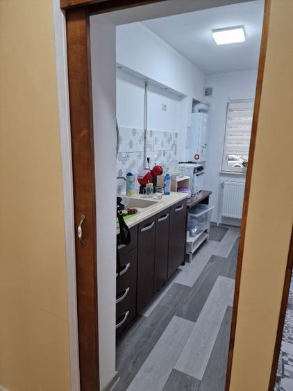 Inchiriez Apartament 2 camere str. 9 Mai, nr.19, stradal