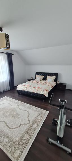 Vand /schimb casa P+M zona Zavoi