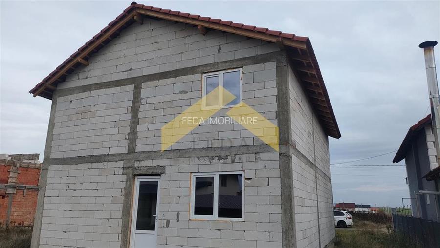 Casa la rosu de vanzare in localitatea Fantanele - 9