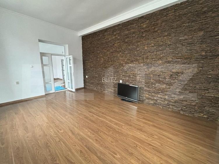 Casa de vanzare in centru orasului ideal ca si spatiu comercial - 10