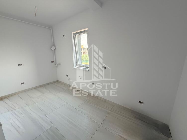Apartament cu 2 camere, etaj 2, decomandat, zona Planetelor