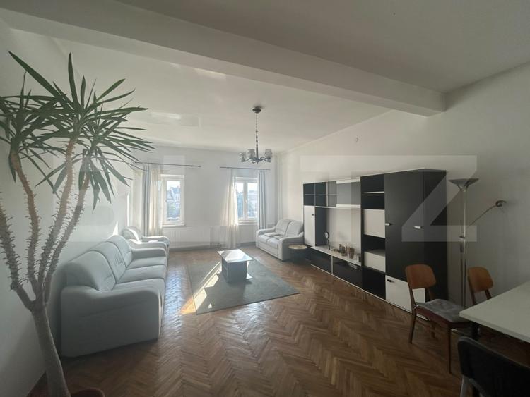 Apartament Spațios, 2 camere, decomandat, Zona Ultracentral