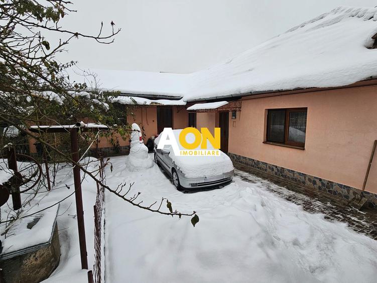 Casa locuibila cu 3 camere, cu pivnita, Cetate, zona Liceului Sportiv