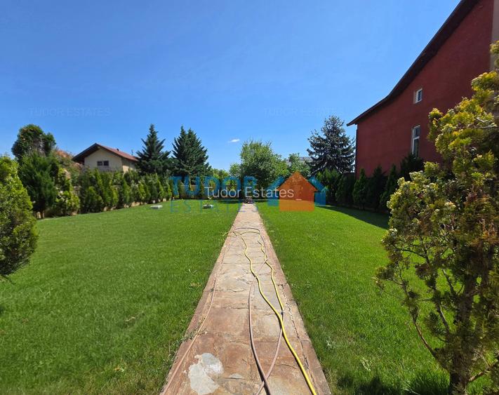 Fully Renovated Family Villa with 3 Bedrooms and 1,000 sqm Garden - 2