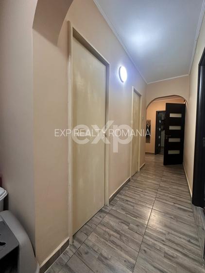 Apartament decomandat cu 3 camere, renovat recent, centrală proprie