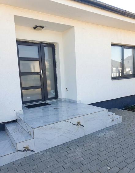Casā modernă de vânzare, 3 camere, 2 băi, zona Cetate