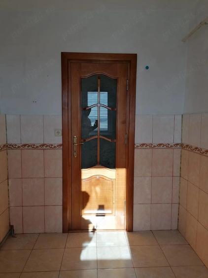 Apartament 2 camere zona Liceul Mihai Eminescu , et 6 cu lift nou , decomandat
