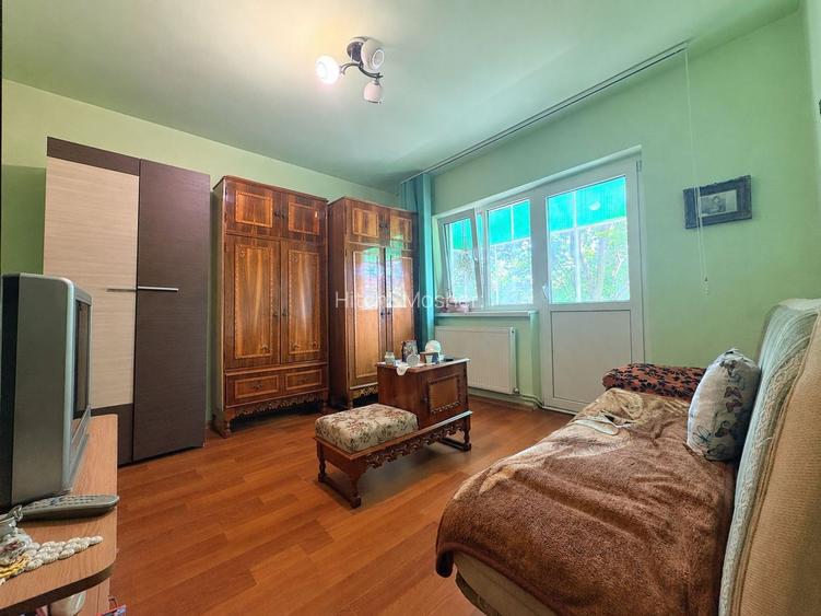 3 camere, decomandat, 2 bai, 2 balcoane, etaj 3 - in zona Aradului - 6