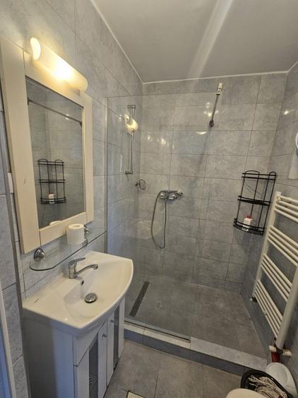 Apartament 2 camere renovat, 65 mp, cu pod mansardabil, Centru!