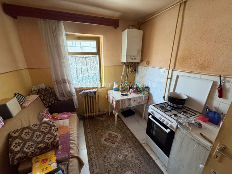 Apartament 2 camere, etaj 2 - Cugir - 4