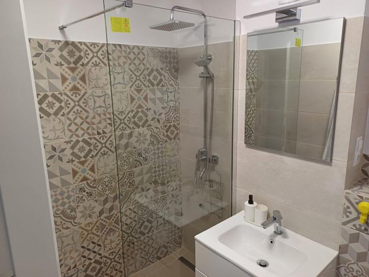 Apartament 3 camere modern zona rezidențială