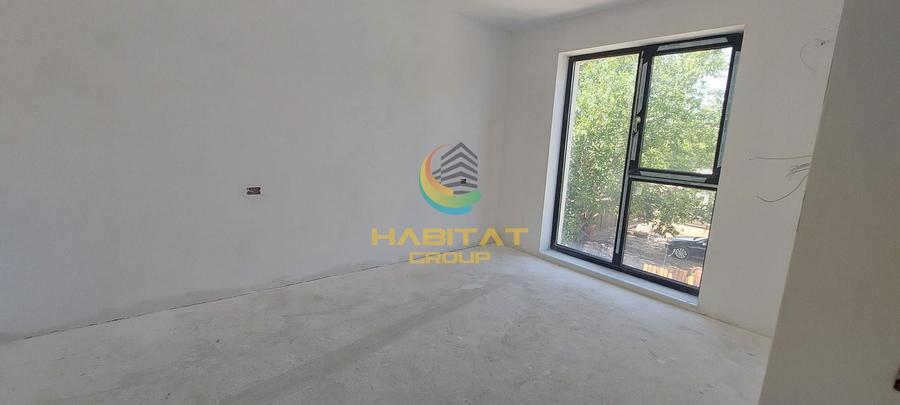 Vila individuala 5 camere+ curte si terasa- disponibila imediat