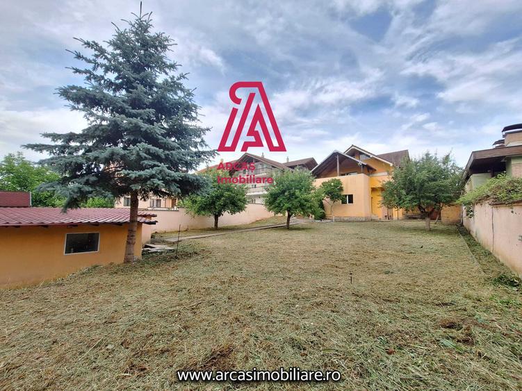 Vila de vanzare teren 970 mp Parc Sub Arini!