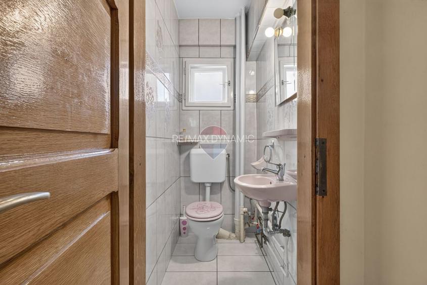 Apartament 3 camere, două băi de vânzare - Str Poetului - 9