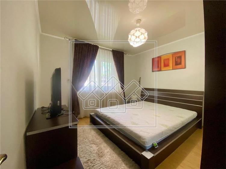 Inchiriez ap. 3 camere decomandat, mobilat/utilat - Turnișor
