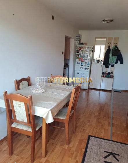 Apartament 2 camere I Decomandat I Cetate I etaj 3 I Mobilat si utilat I Etaj 3 - 3
