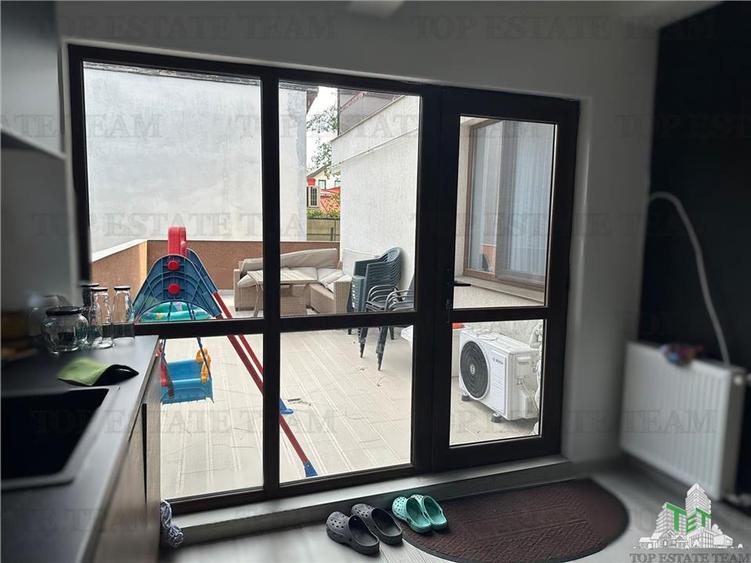 PLATA IN RATE - Apartament 3 camere cu terasa de vanzare in zona Parc Bazilescu
