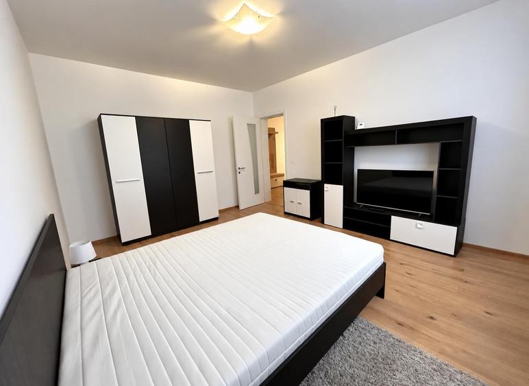 Apartament 2 camere de închiriat, etaj 1, parcare, Centru