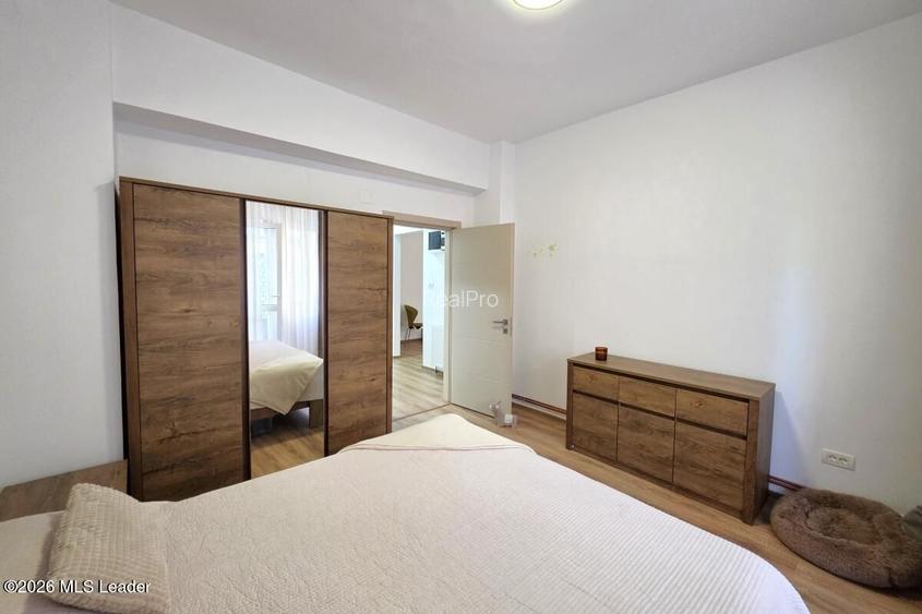 Piata Romana, 4 camere 138 MP total, Etaj 2/9, renovat - utilat, liber - 34
