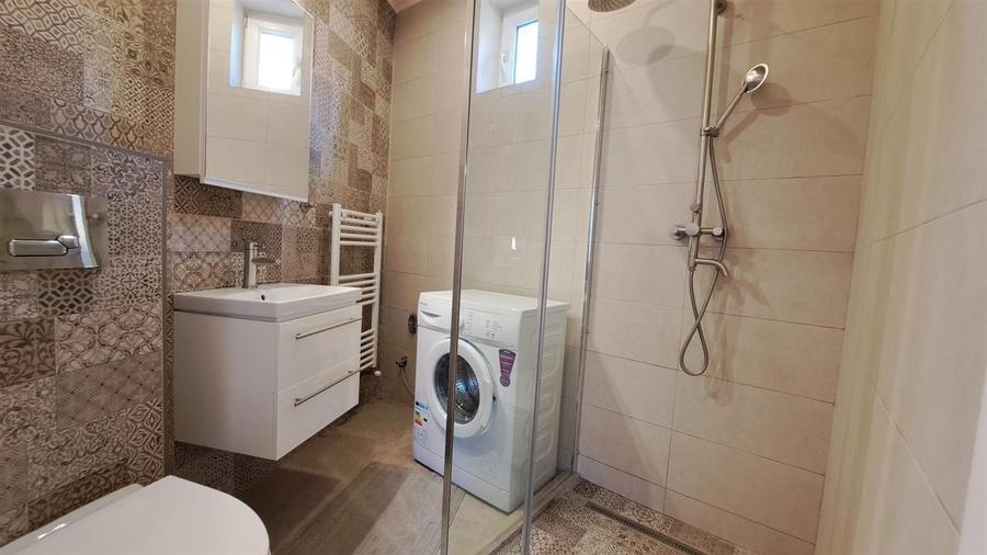 Casa cocheta, 2 camere mobilata si utilata, zona Piata Unirii