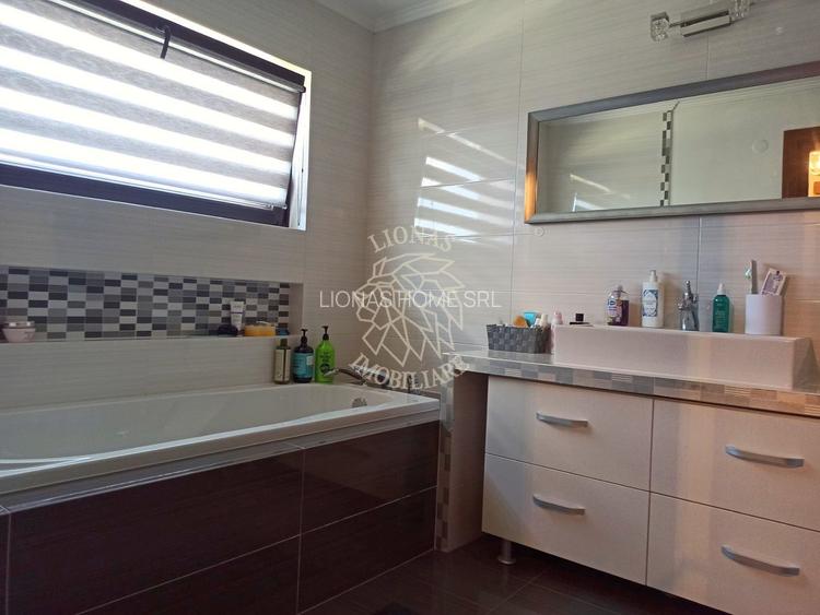 Casa 6 camere 220 mp-teren 1200 mp-curte amenajata-garaj-La Soare