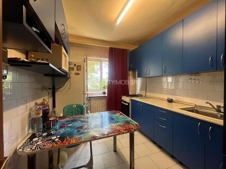Vanzare apartament 3 camere Calea Ferentari - 2