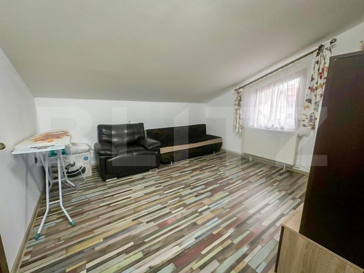 Casa individuala de vanzare, 216 mp, zona Cetate