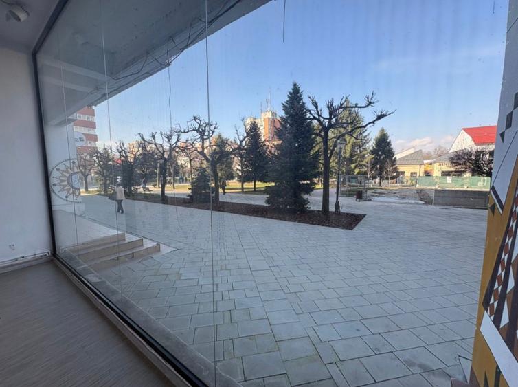 Spațiu comercial de închiriat în centrul Târgu Jiului, Strada Victoriei