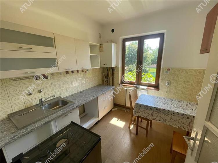 Apartament 3 camere decomandate curte comuna din zona Tiglari Sibiu