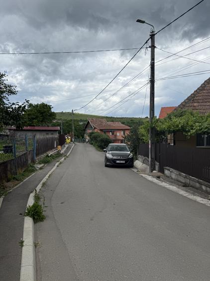 Exclusivitate !! Casa de închiriat 2 camere 48 mp în Dezmir zona centrală