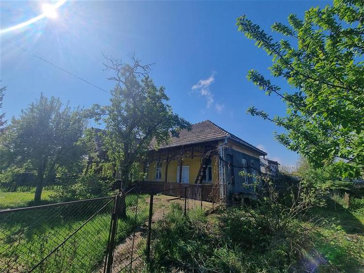 Teren intravilan de vanzare 14900 mp, 43m deschidere Mureseni, Mures